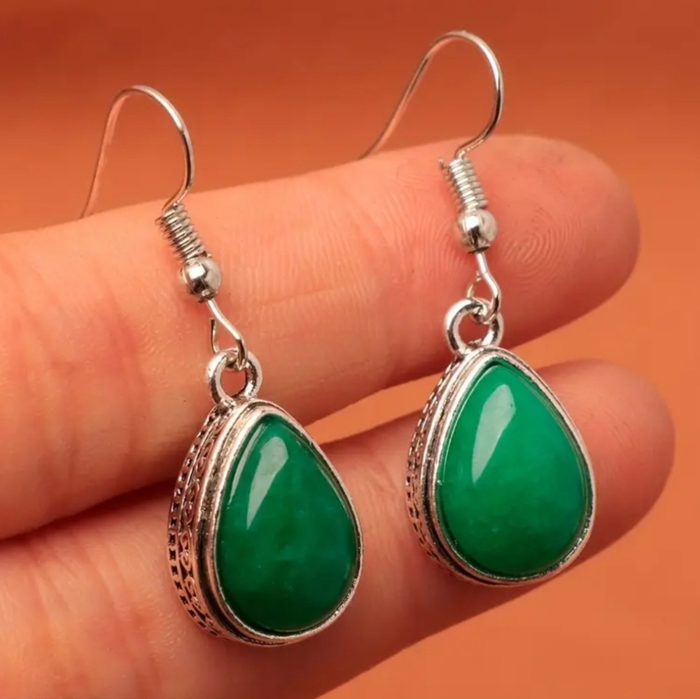 Vintage Inspired Silver Plated Alloy Faux‎ Emerald Earrings 2/$15 3/$20 4/$25